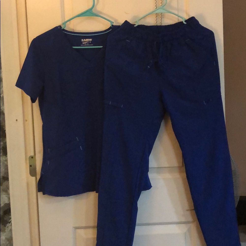 XS scrubs